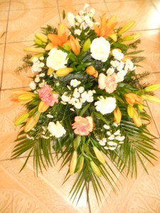 Wiązanka pogrzebowa biało-pomarańczowa